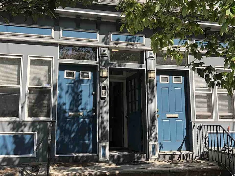 466 Monmouth St #2R — Photo 14