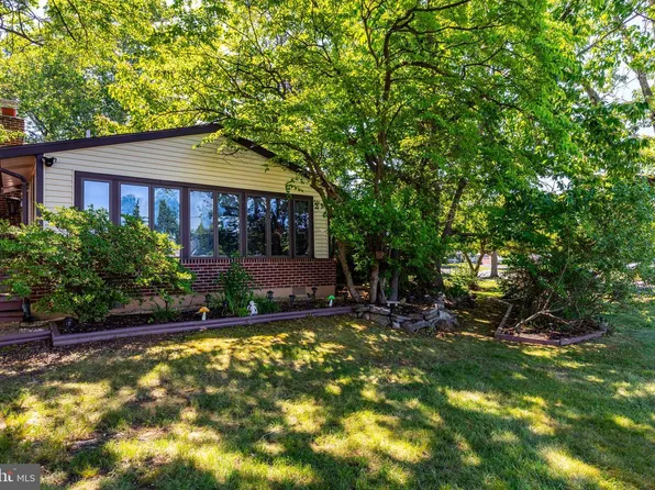 2181 Springhouse Ln, Aston, PA 19014
