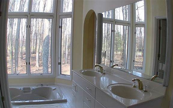 3rd image of 521 Heather Dr
