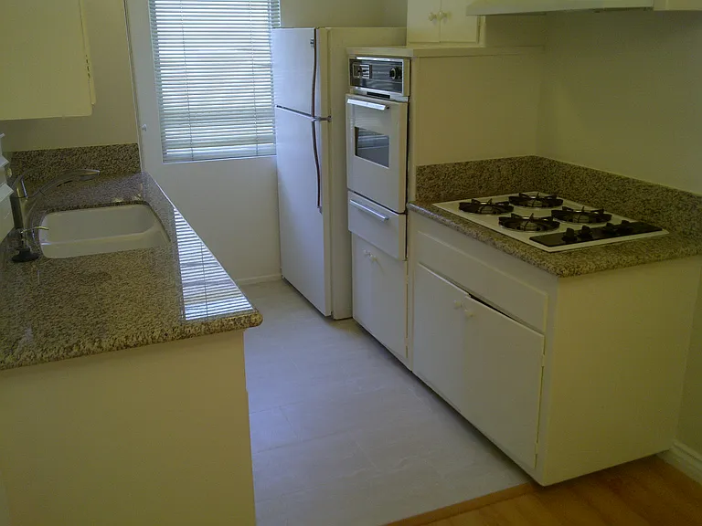 11707 Darlington Ave #UPPER — Photo 5