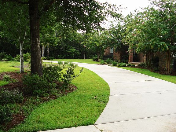 3rd image of 107 Old South Dr