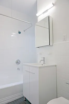 Rented by Metropolitan Equities | media 6