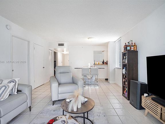 2nd image of 126 SW 17th Rd APT 507