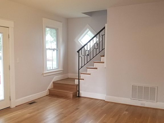 4th image of 203 E 33rd St