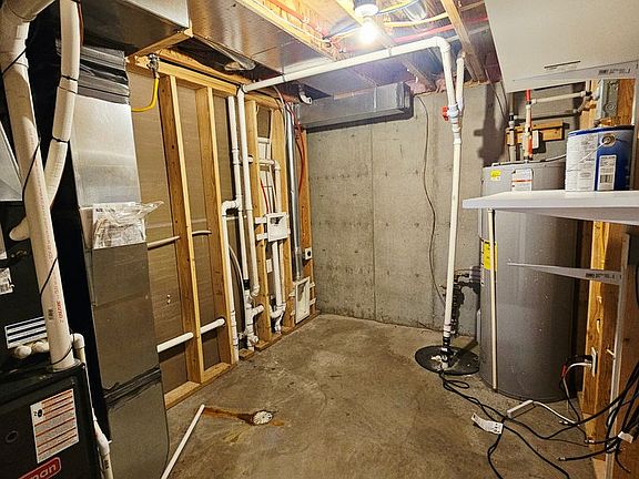 4th image of 136 Melano St
