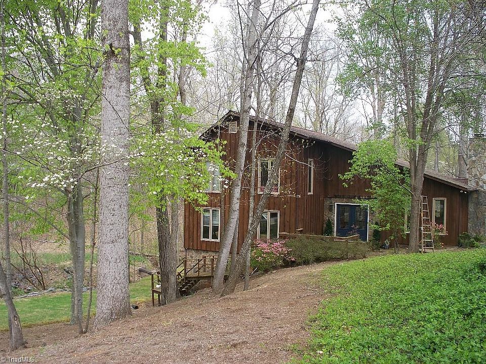 1st image of 524 Briarwood Dr