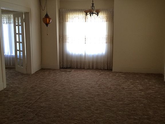 2nd image of 527 N Beaver Ave