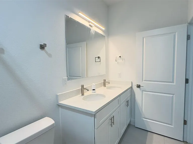 5902 N Darlington Dr — Photo 12