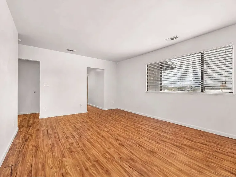 4234 Highland Glen Way — Photo 2