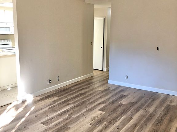 5th image of 4758 Kings River Ct