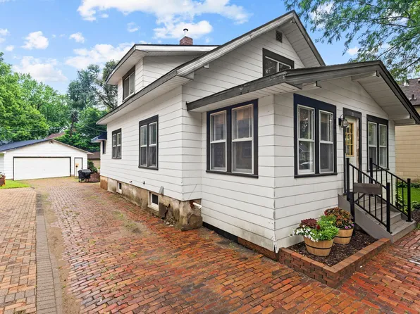 209 3rd St W, Jordan, MN 55352