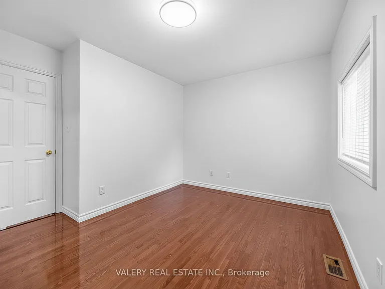 1366 Applewood Rd #MAIN — Photo 10