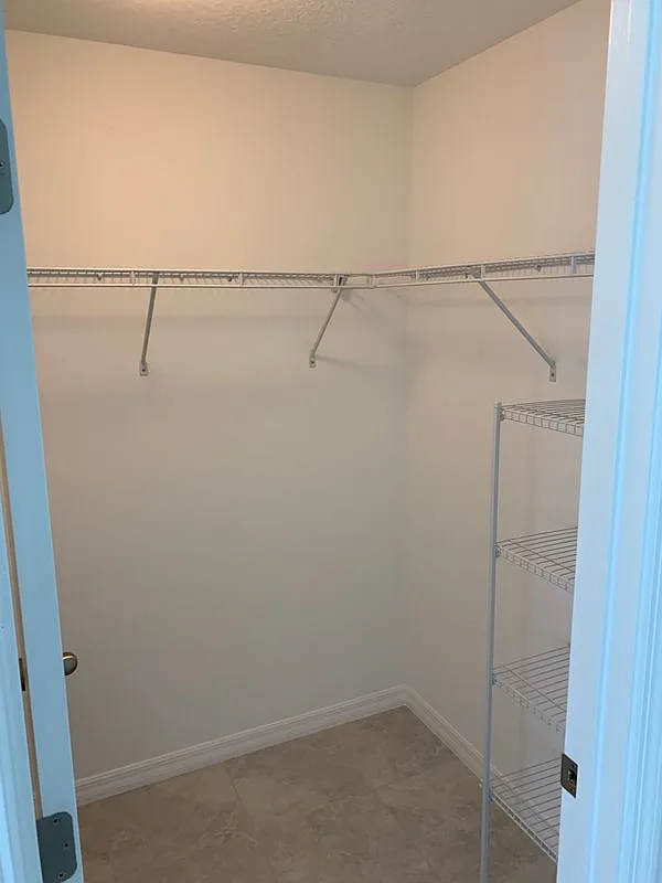 3 bed, 2.0 bath, 1600 sqft, $1,600 — Photo 2