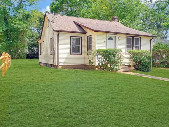 46 11th Avenue, Huntington Station, NY 11746