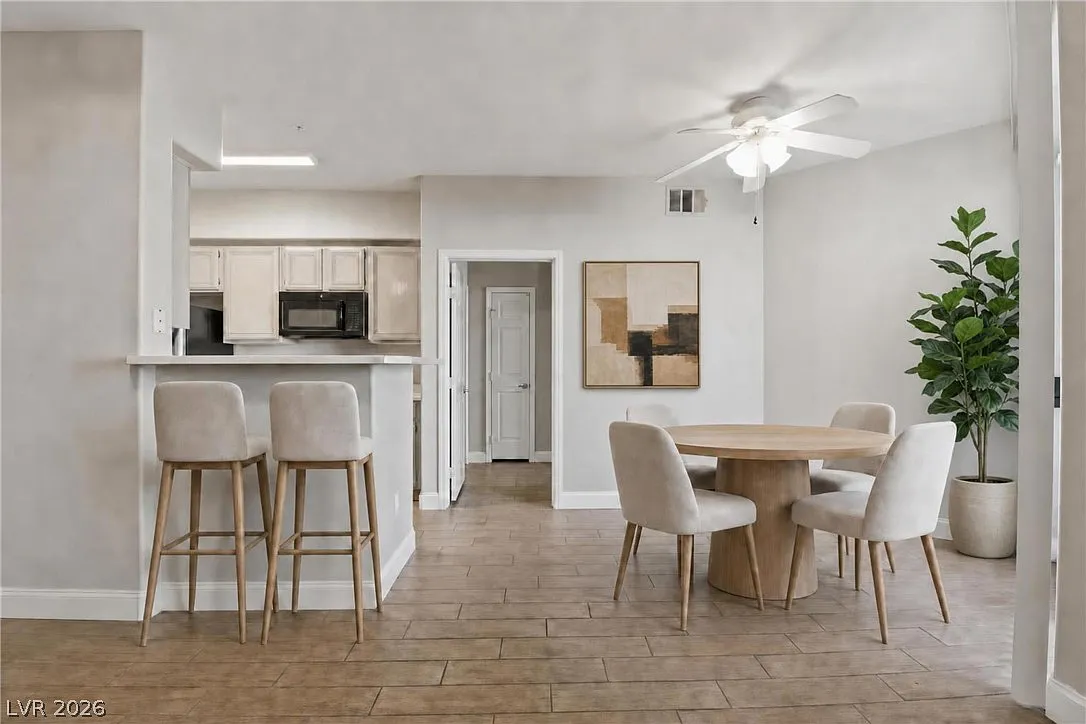 7143 S Durango Dr — Photo 2