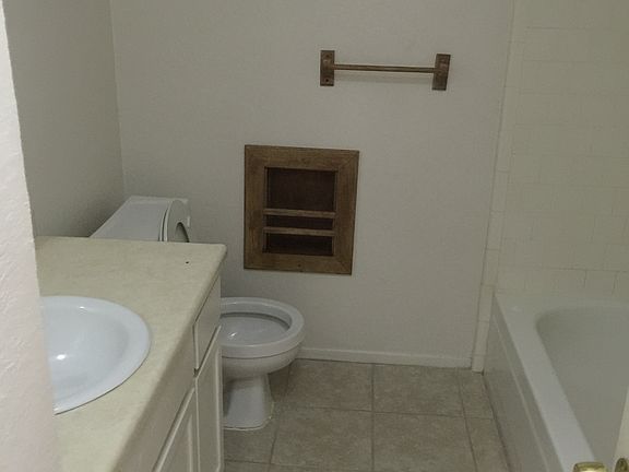 Bath1 w/shower&tub