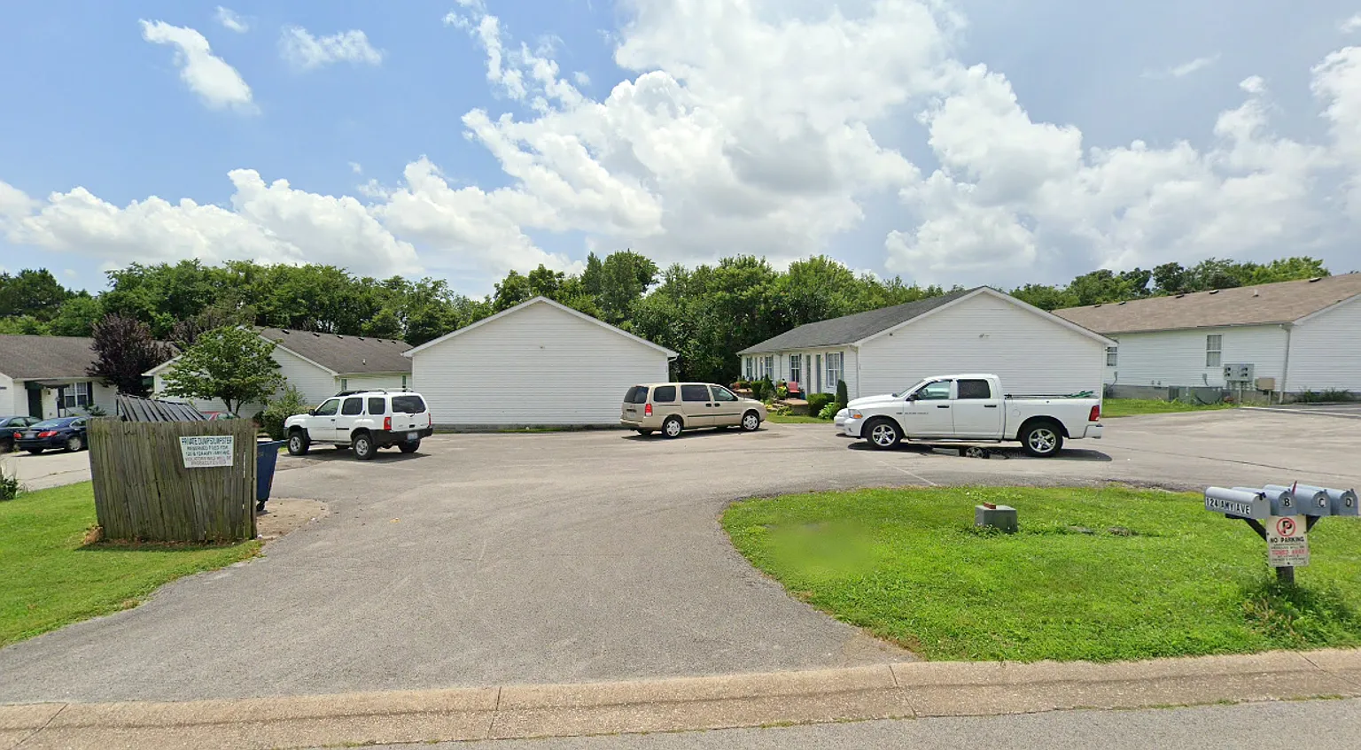 Amy Avenue Fourplexes — Photo 1