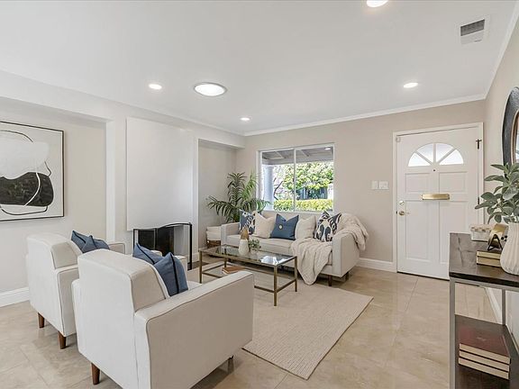 4th image of 2334 Boxwood Dr