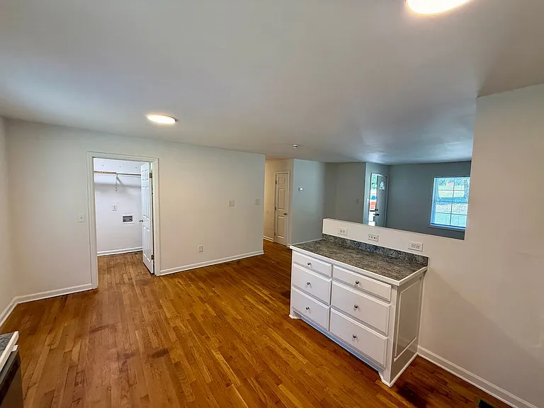 218 Hickory Forest Rd — Photo 6