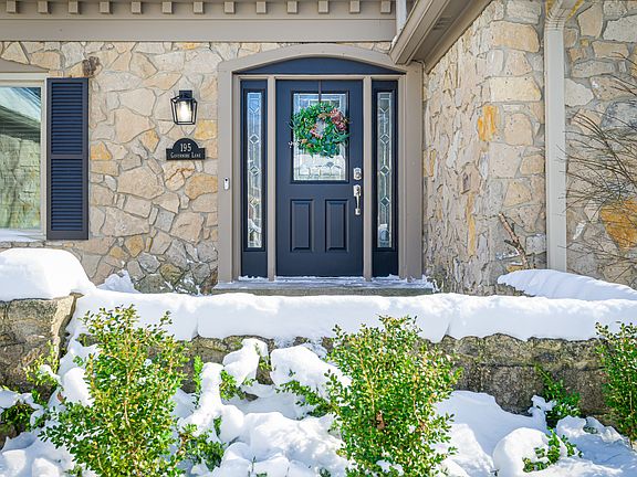 4th image of 195 Governors Ln