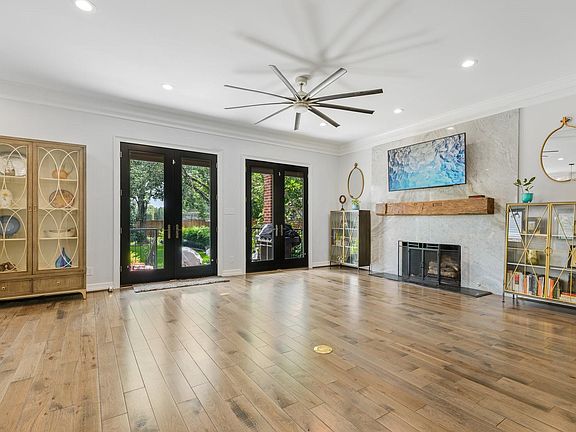 5th image of 706 Mulberry Ln