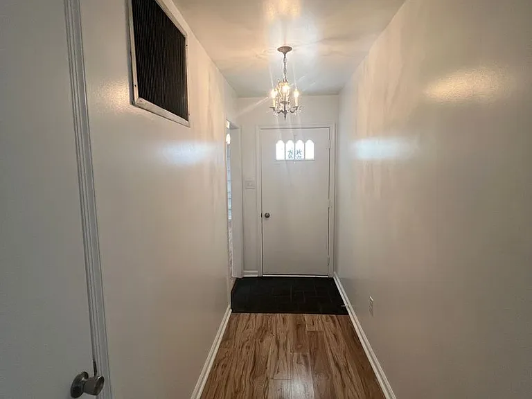 2810 Tavern Rd — Photo 3
