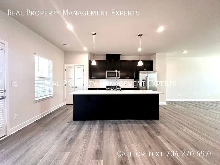 1410 Newell Towns Ln — Photo 5
