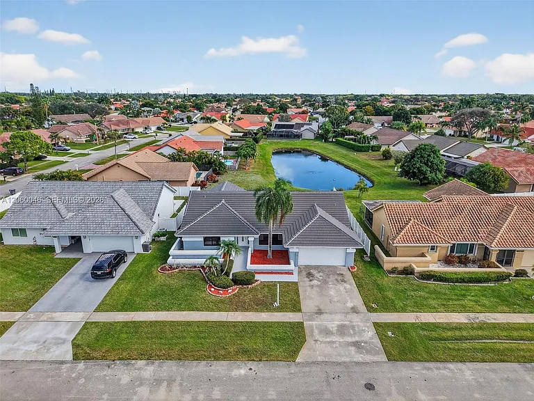 6043 Sunberry Cir — Photo 3