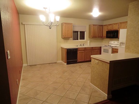 3rd image of 531 Suntrail Dr