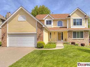 1012 Sherwood Ln, Papillion, NE 68046