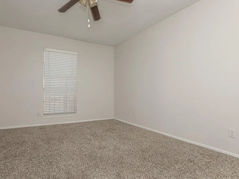 Bel Air Estates — Photo 42