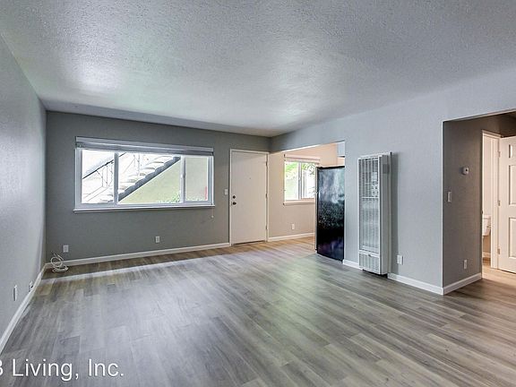 5th image of 2240 Angela Ct Unit 2