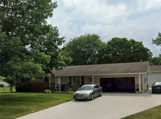 310 Bohlen St, Moweaqua, IL 62550