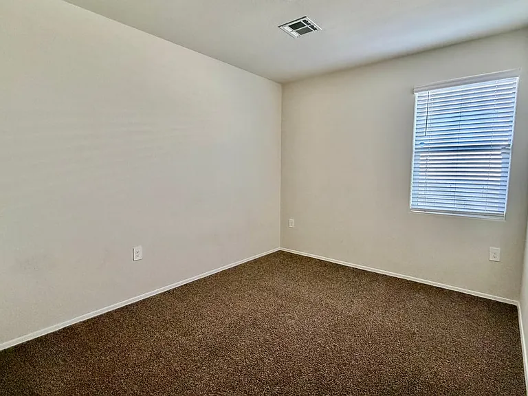 35433 W San Alvarez Ave — Photo 9