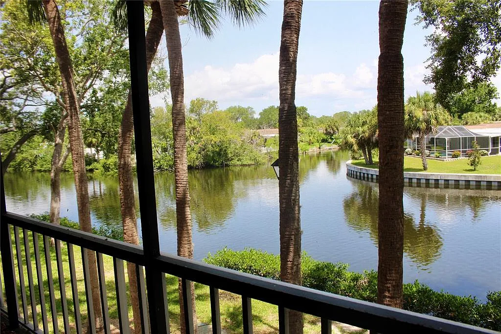 2 bed, 1.5 bath, 1520 sqft, $1,700 — Photo 3