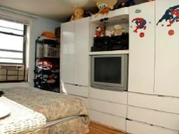 2240 Burnett Street image 1 of 5