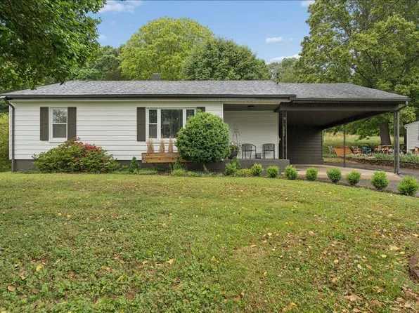 720 Vine St, Bedford, VA 24523