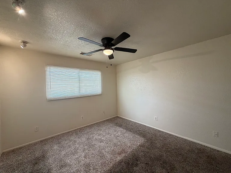 6119 N 31st Ave — Photo 14