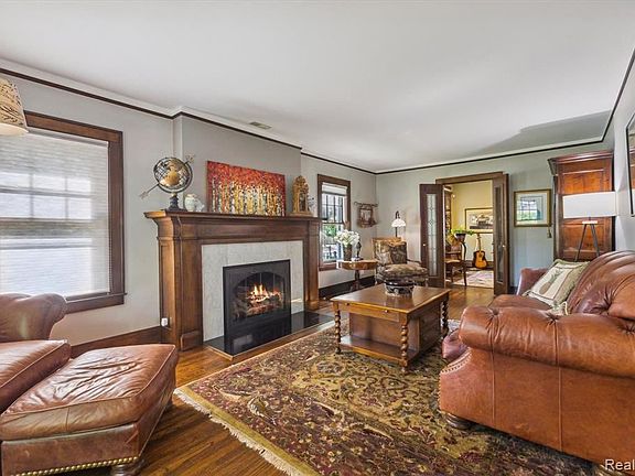 4th image of 592 Madison Ave
