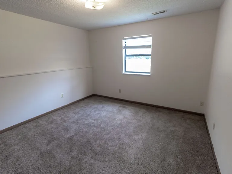 420 N East Park Ln — Photo 10