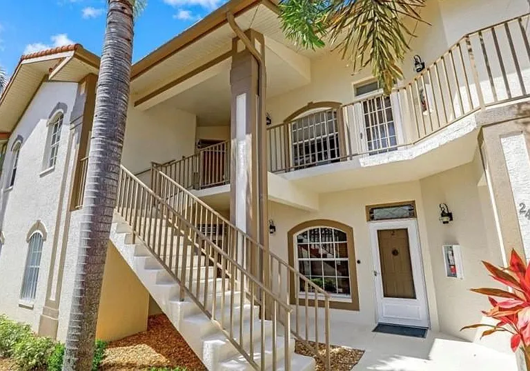 242 Newport Dr #508 — Photo 2