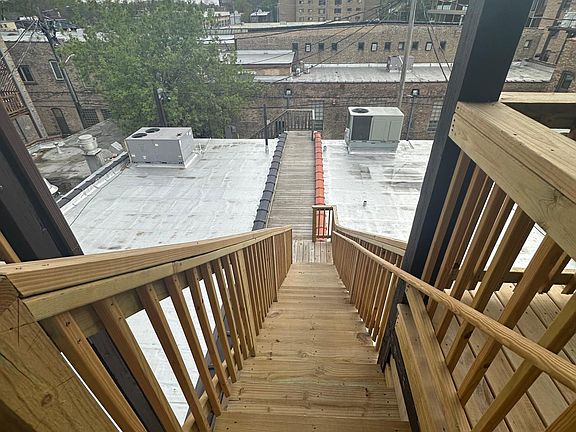 5th image of 109 N Oak Park Ave #3S