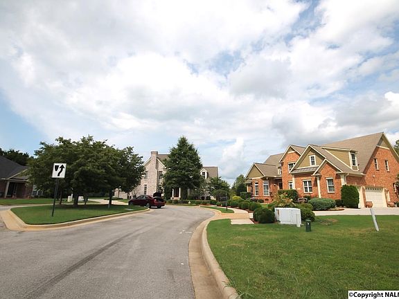 3rd image of 202 Hawks Crest Dr NW