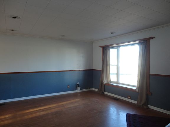 2nd image of 8856 S Kolmar Ave