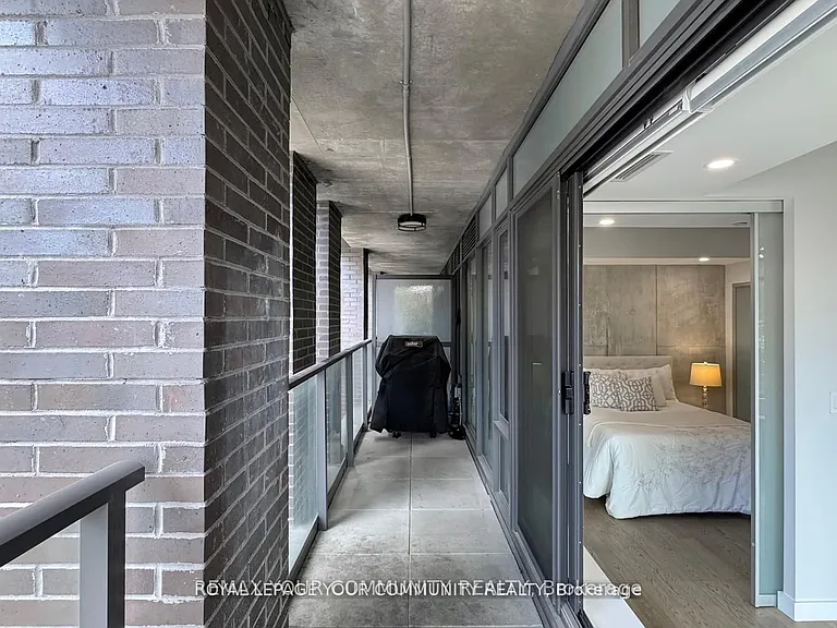 111 Bathurst St #314 — Photo 23