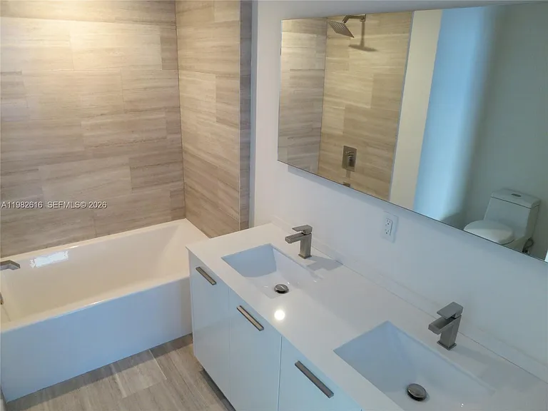 1300 Brickell Bay Dr #1100 — Photo 27