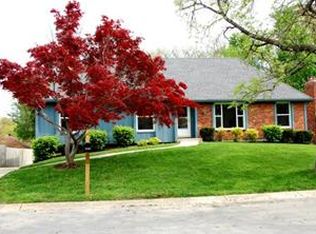 1104 NE 82nd St, Kansas City, MO 64118
