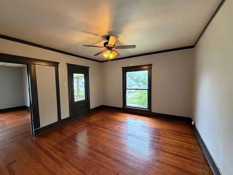 1132 N Gilbert St — Photo 10
