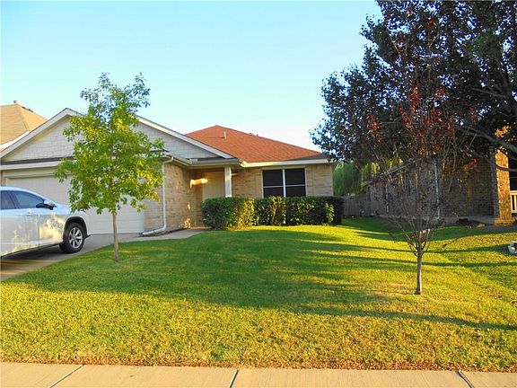 2nd image of 2847 Westover Dr