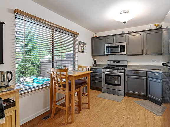 2nd image of 545 Isle Royal Bay #523